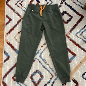 Figs Zemora Joggers in Moss Size Medium